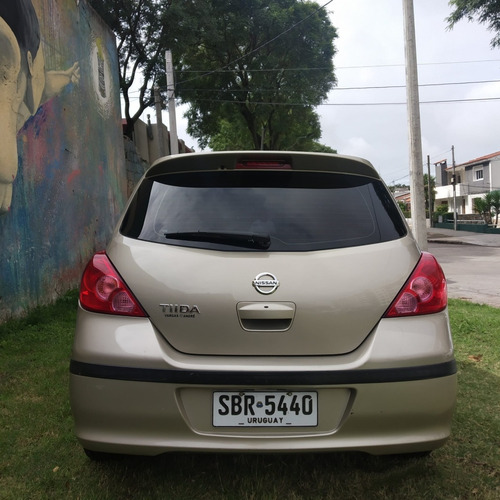 Nissan Tiida Full - 2012