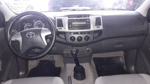 Toyota Hilux 2.5 Cover Cs Dx Pack I 4x2 Cerrada 2012