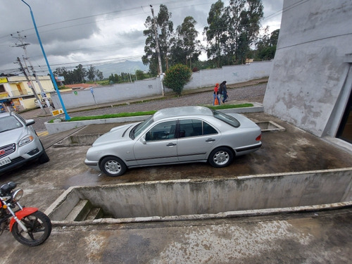 Imagen 7 de 8 de Mercedes Benz, Sedan E 200 Mercedes Benz, Sedan