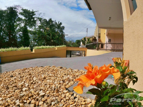 Imagem 17 de 18 de Casa No Centro De Blumenau, Semi-mobiliada, Com 04 Dormitórios Sendo 1 Suíte Máster, 03 Vagas, Área De Festas Com Piscina E Demais Dependências. - 3572977