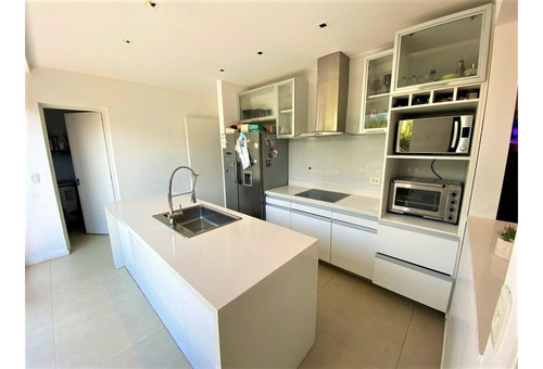 Impecable Casa 5 Ambientes. Digna De Ver