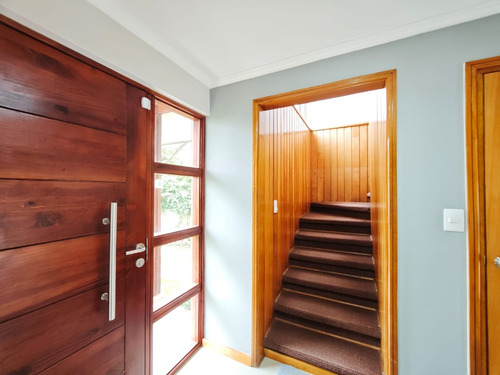 Broker Bosques 5d-5b-sala Estar- Piscina - Patio