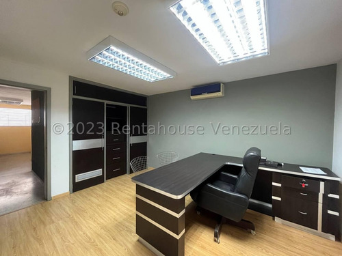 Ana Karina Molleja Alquila Casa Comercial Con Excelente Ubicación En La Zona Oeste Barquisimeto-lara/ Akm