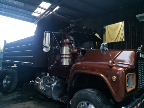 Imagen 1 de 5 de Alquiler De Back Hoe Y Vagoneta Maquinaria Pesada
