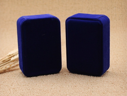 Imagen 4 de 6 de Una Caja De Terciopelo Anillo Aros Joyas 10x7x4cm