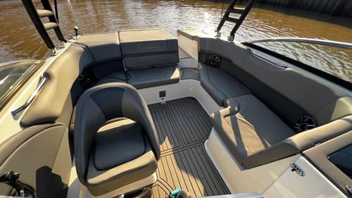 Imagen 14 de 24 de Lancha Quest 210 Open 2017 Volvo 240 Cv Canestrari Eclipse)