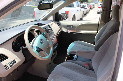 Imagen 15 de 15 de Toyota Sienna 2011 5p Xle Aut