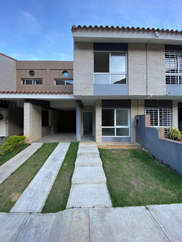 Town House A Estrenar En Obra Blanca La Esmeralda San Diego Edo. Carabobo Cumbres De La Esmeralda Tp Cod: Intth-01