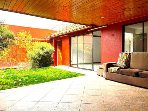 Casa En Venta De 4 Dorm. Portal De La Viña, Peñalolén