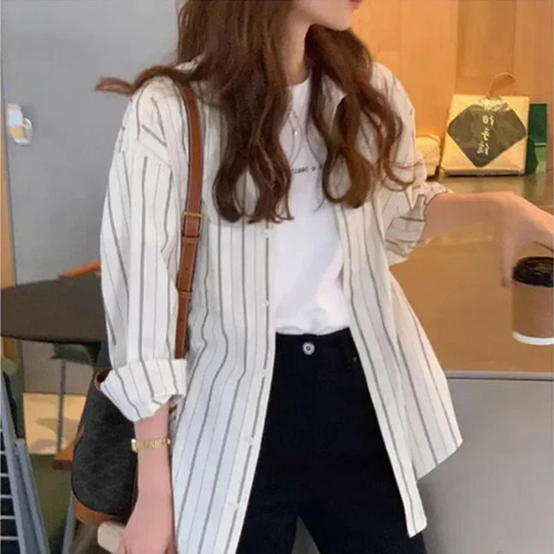 Camisa De Manga Larga Con Botones A Rayas Para Mujer
