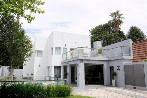 Casa Venta 3 Dormitorios, 3 Baños Y Piscina -terreno 414 Mts 2 - City Bell