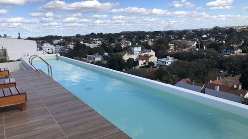Imagen 14 de 18 de 2 Amb Con Balcon A La Calle - Cochera Y Baulera En Playa Grande