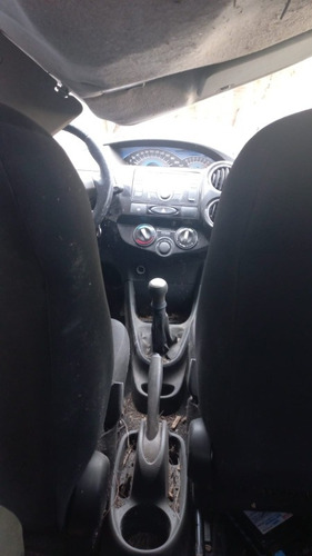 Imagen 8 de 11 de Toyota Etios Xls