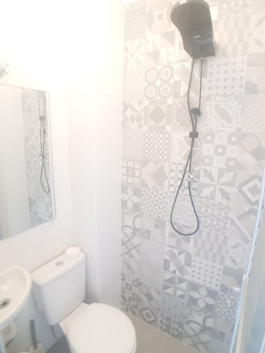 Imagem 9 de 10 de Apartamento Reformado A Venda Praia Do Tombo - 1 Sala Para Dois Ambientes, 1 Dormitório, 2 Banheiro, Cozinha, Área De Serviço. - Ap05038 - 67650891