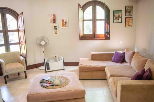 Casa De 6 Ambientes En Venta Con Cochera En Las Lomas De San Isidro