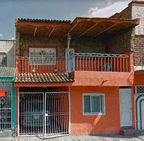 Casa En Venta Con Remate Bancario Lomas De Tlaquepaque Jalisco | Metros  Cúbicos