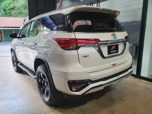 Imagen 6 de 15 de Toyota Fortuner Trd Automática 4x4