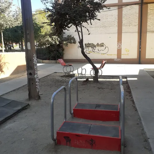 Departamento. Avenida Perú, Cerca Metro Estación Cementerios