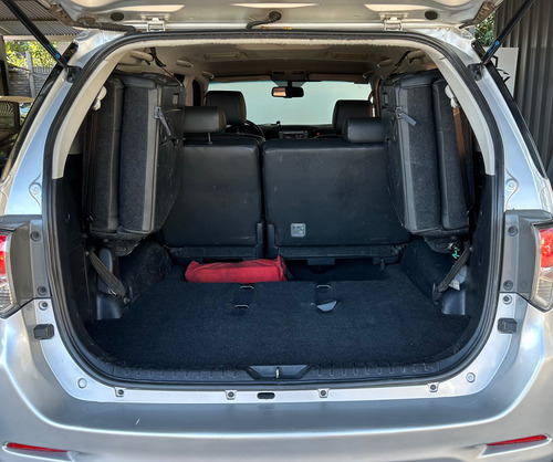 Toyota Hilux SW4 3.0 Srv Cuero 171cv 4x4 5at