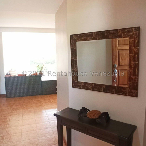 Imagen 8 de 16 de Cómodo Y Bello Townhouse Llama Ya Cel: 0412.2219490
