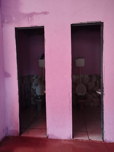 Alugo Esta Chácara Para Lazer. Com Piscina, Churrasqueira, Área De Lazer Com Freezer, 1 Cama E Redes Para Descanso. Interessados Mande Mensagem No Whatsaap !
