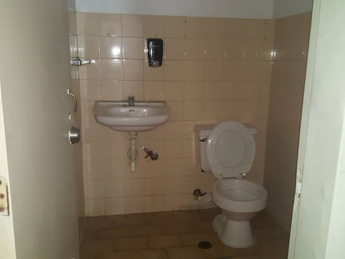Imagen 23 de 30 de Para Oportunidad De Negocio, Local Comercial En Venta, Ubicado En Torre Venaragua, Calle Santos Michelena