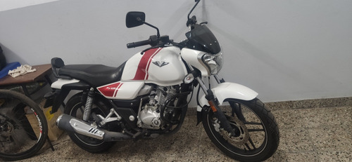 Bajaj V15