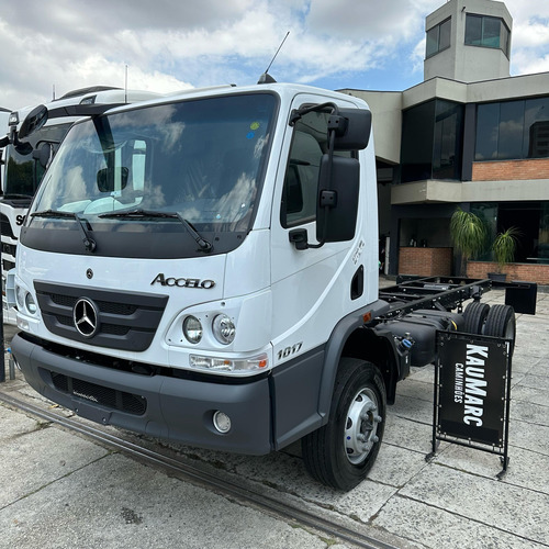 Mb Accelo 1017 Ano 2025 Chassi 4x2 Zero Km Financia Até 100%