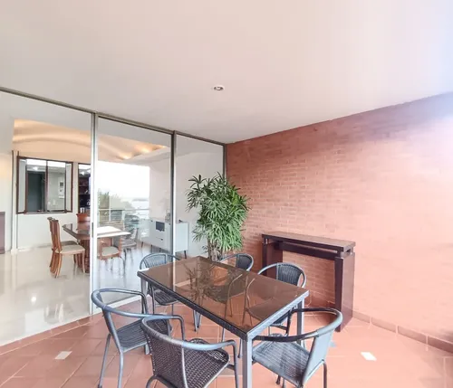 Se Alquila Hermoso Apartamento Duplex En Menga, Quinto Piso Con Ascensor
