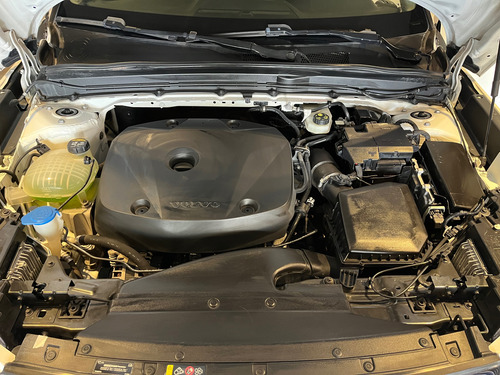 Volvo Xc40 2.0t T5 R-design Awd