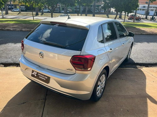 Imagem 6 de 12 de Volkswagen Polo 1.6 Prata 2020