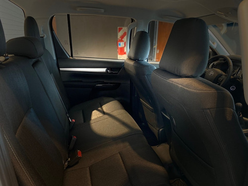 Imagen 14 de 14 de Toyota Hilux Sr Dc 4x2 2.4 Tdi Manual Vehiculosdeloeste