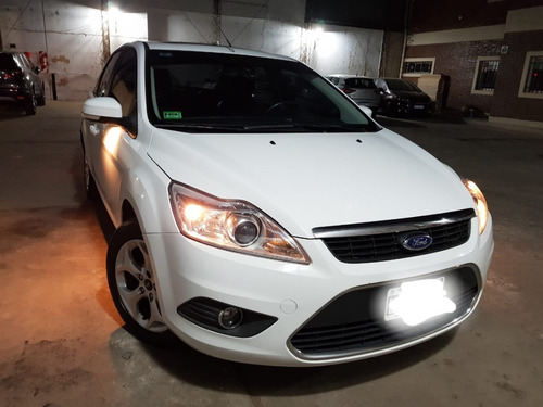 Ford Focus Exe 2.0 4p Ghia Mt