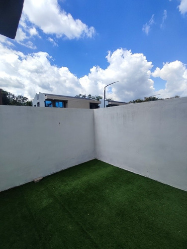 Townhouse En Venta En Unos De Los Conjuntos Mas Exclusivos De San Diego Conj. Casa Verde Planta 100 Y Pozo De Agua Nallio.