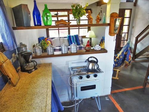 Venta - Hermosa Casa De 3 Dormitorios Y Jardín. Posible Permuta - Ref. #1vla