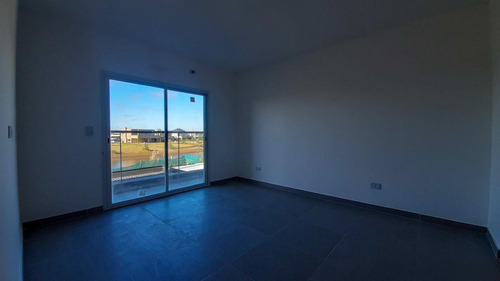 Casa En Venta 6 Ambientes Barrio El Canton Norte Al Lago