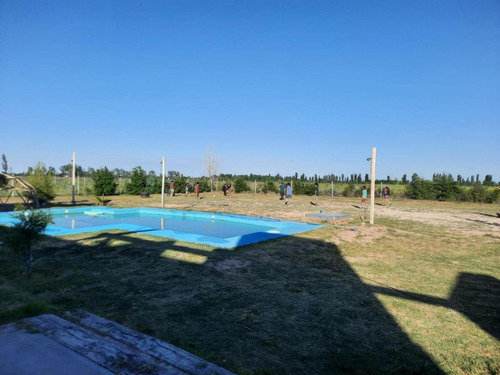 Casa En Venta - 3 Dormitorios 2 Baños - 5.000mts2 - Mendoza