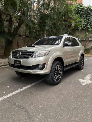 Toyota Fortuner 3.0 Sr5