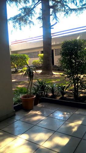 ! Vendo Depto. Amplio Con Dependencia Y Cochera Excelente Oportunidad ¡