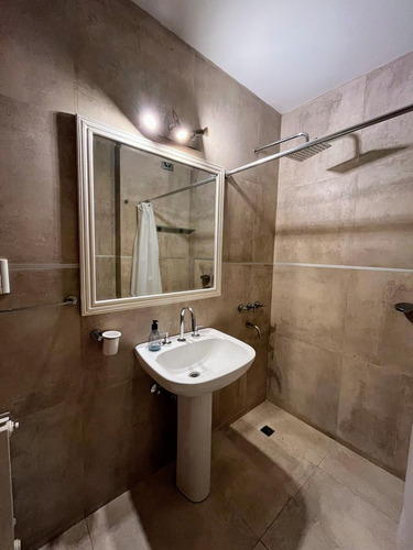 Centro Departamento En Venta De 2 Dormitorios Apto Credito