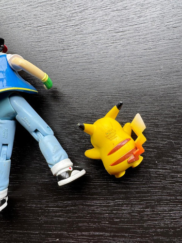 Figuras Pokemon Hasbro Ash Pikachu Nintendo 2000 Original (Usado)