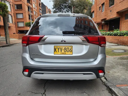 Mitsubishi Outlander Kaiteki At 2.4 Cc 2022