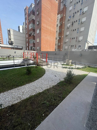Venta De Departamento En Boulevard, Excelente Vista. Con Cochera