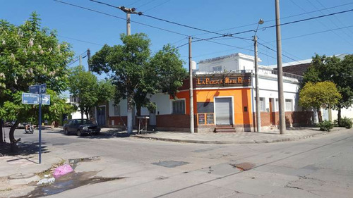 Casa En Venta Barrio Yapeyu   Local Comercial   Departamentos