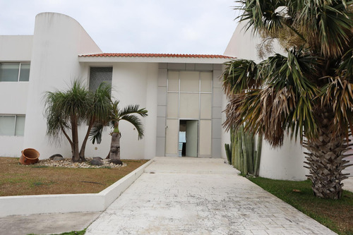 Residencia En Venta En Playas Del Conchal