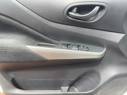Nissan NP300 2.5 SE Paq Seguridad Mt