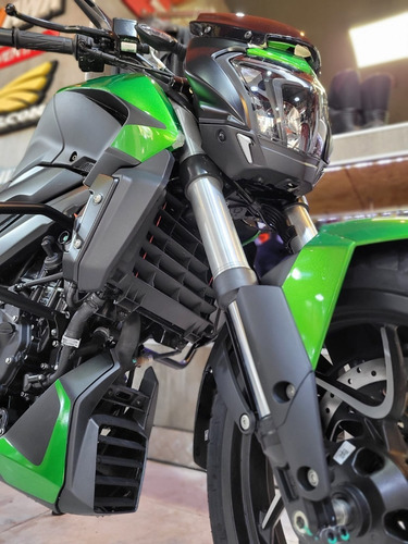 Imagen 10 de 11 de Bajaj Dominar 400 Dunlop Okm Tamburrino Motos