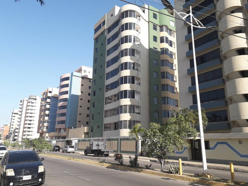 Apto En Alquiler De 3 Habitaciones, Av. Bolívar Lechería 