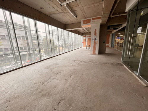 Planta Libre En Nuevo Strip Center, Metro Hospitales