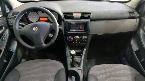 Fiat Stilo 1.8 8v Attractive Flex 5p
